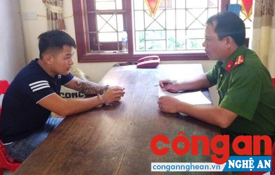 Bắt kẻ dùng dao đâm người khác rồi bỏ trốn