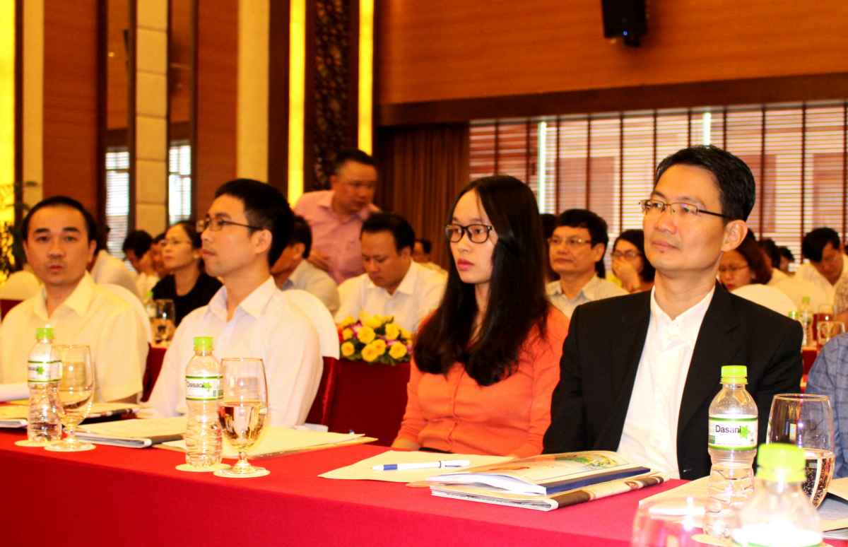 Các đại biểu dự hội nghị