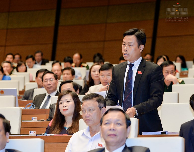 Đại biểu Lê Quân: Chính phủ nên mạnh dạn đánh giá lại các đơn vị sự nghiệp - Ảnh: Đình Nam
