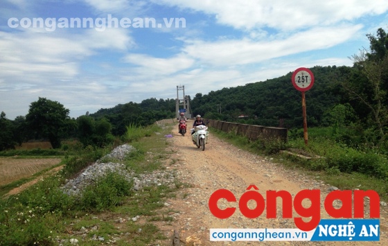 Cầu 'xong' nhưng đường chưa 'thông'