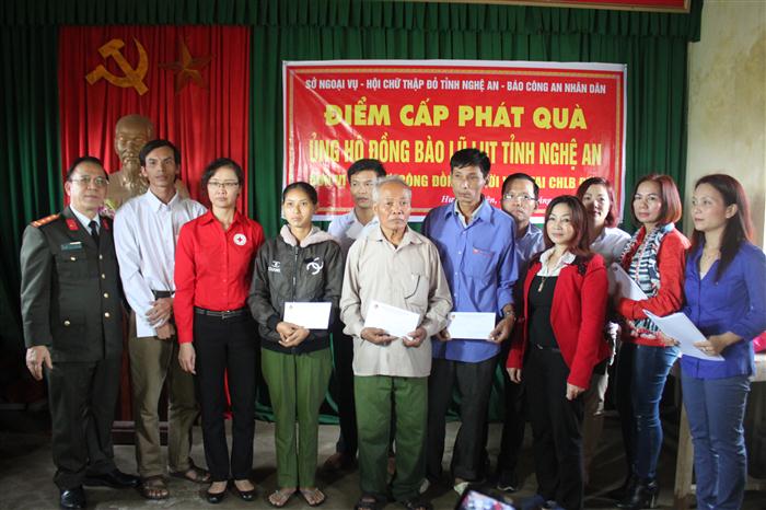 650 triệu đồng đến với đồng bào vùng lũ Nghệ An