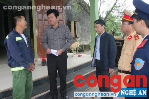 Thăm và tặng quà cho nạn nhân TNGT