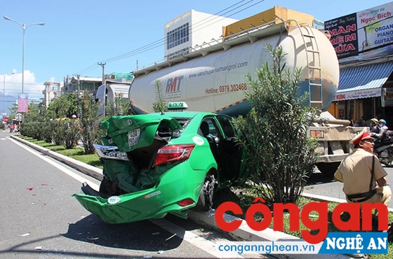 Cần sử dụng đồng bộ các biện pháp đối với xe taxi vi phạm