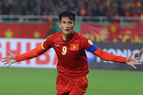 Vua ghi bàn ĐTQG: Công Vinh sánh vai Ronaldo, Messi