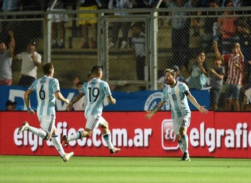  Messi đá phạt đẳng cấp mở tỷ số trận đấu