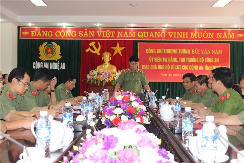 Đồng chí Thứ trưởng Bùi Văn Nam biểu dương Công an Nghệ An đã đảm bảo tốt ANTT trên địa bàn