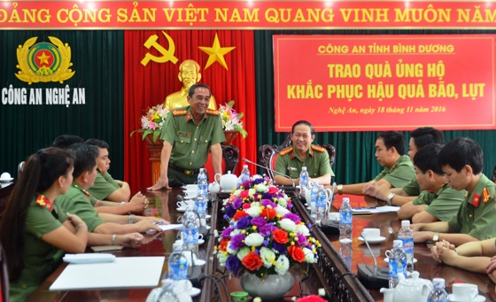Đồng chí Đại tá Mai Công Danh làm việc với Công an Nghệ An