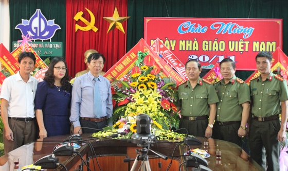 Lãnh đạo Công an tỉnh chúc mừng ngày Nhà giáo Việt Nam