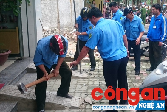 Quyết liệt trong giải tỏa hành lang vỉa hè, thiết lập tuyến phố văn minh