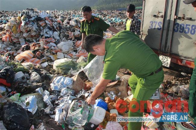 Tiêu hủy thực phẩm vi phạm về ATVSTP