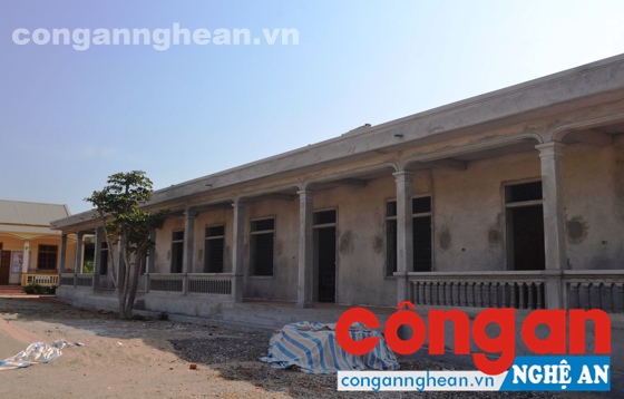 Dãy nhà 4 phòng học ở Trường Mầm non xã Hùng Thành đang dang dở