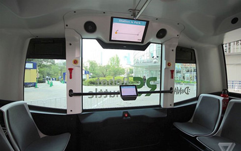 Bên trong chiếc xe bus tự lái