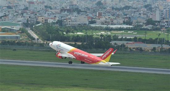Vietjet được vinh danh 'Dịch vụ hàng không uy tín chất lượng 2016'