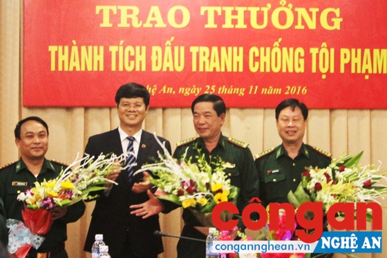 Trao thưởng 110 triệu đồng cho Ban chuyên án 056AV