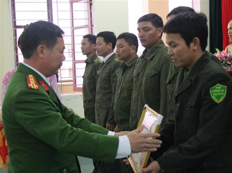 Bế giảng lớp đào tạo nghiệp vụ Công an xã