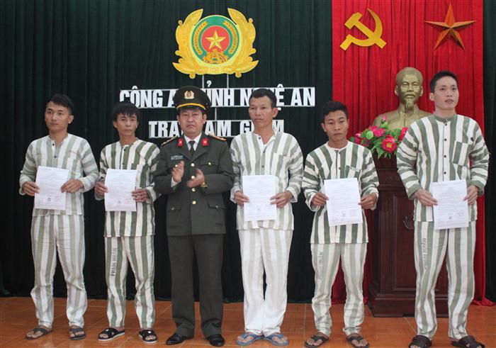Công bố Quyết định đặc xá năm 2016 của Chủ tịch nước tại Trại tạm giam