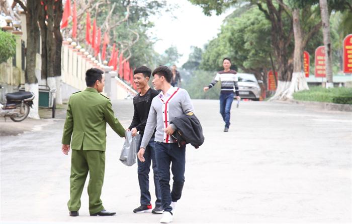 Chia tay cán bộ quản giáo