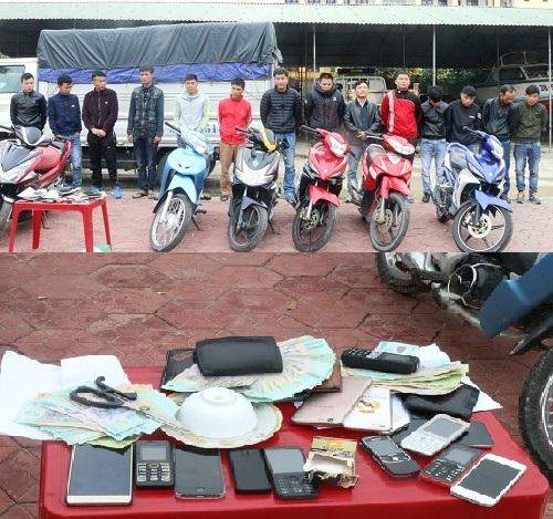 Bắt ổ nhóm đánh bạc 17 đối tượng