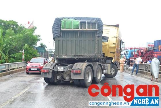 Cần giữ khoảng cách an toàn khi lưu thông trên cao tốc, quốc lộ