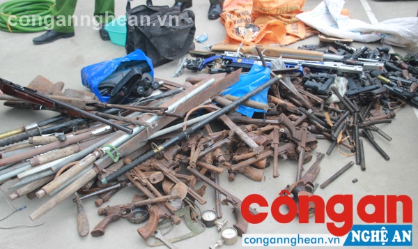 Mở đợt cao điểm kiểm tra, vận động thu hồi vũ khí, vật liệu nổ, công cụ hỗ trợ