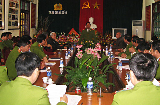Đảng ủy, Ban Giám thị Trại giam số 6 giao ban triển khai công tác trong đơn vị