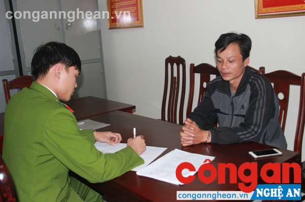 Làm trưởng bản sau khi trốn lệnh truy nã