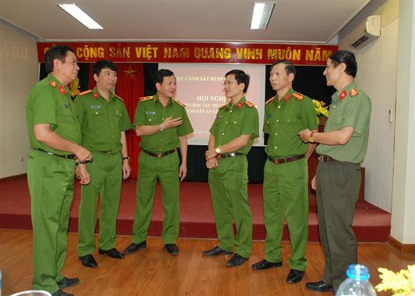 Hành trình giải mã những 'khối bê tông'