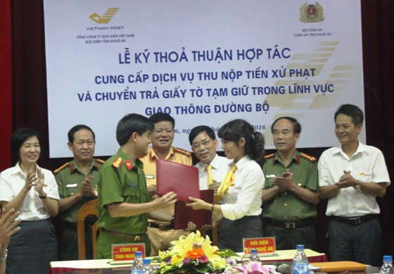 Lãnh đạo Công an Nghệ An và Bưu điện tỉnh Nghệ An ký kết quy chế phối hợp đảm bảo ANTT