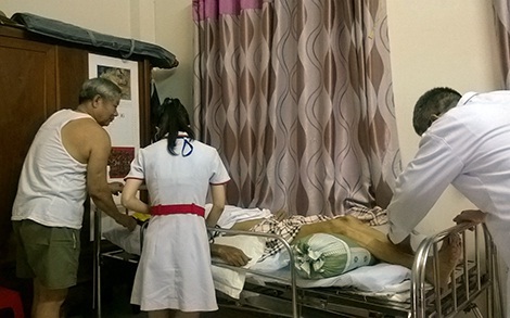 Khúc mắc từ dịch vụ khám bệnh tại nhà