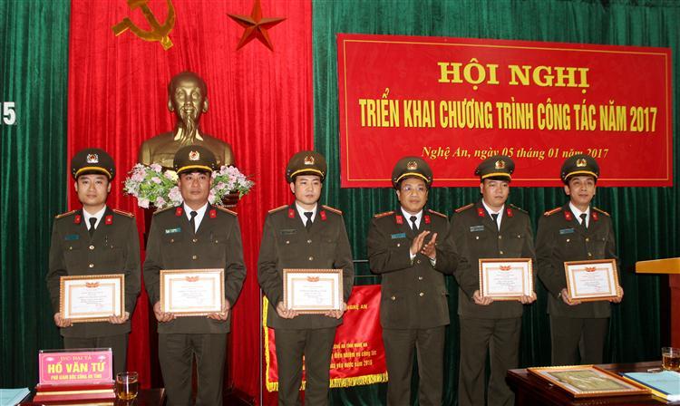 Phòng Công tác Chính trị:  Triển khai chương trình công tác năm 2017