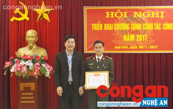 Đẩy mạnh các phong trào thi đua trong năm 2017