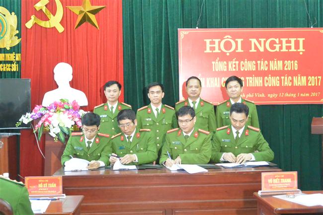 Ký giao ước thi đua