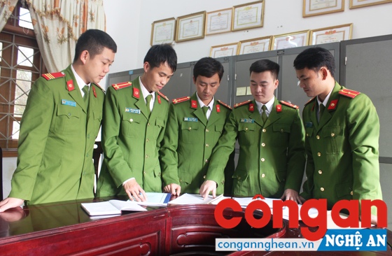 Đội Cảnh sát ĐTTP về Hình sự, Kinh tế, Ma túy Công an huyện Nghĩa Đàn triển khai kế hoạch truy bắt đối tượng gây án tại xã Nghĩa Liên