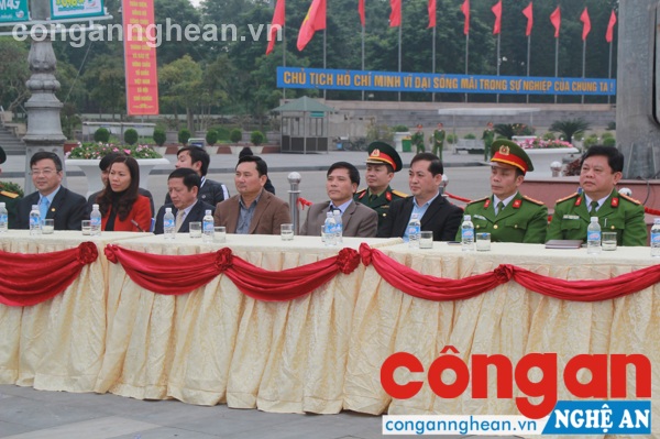 Các đại biểu tới dự 