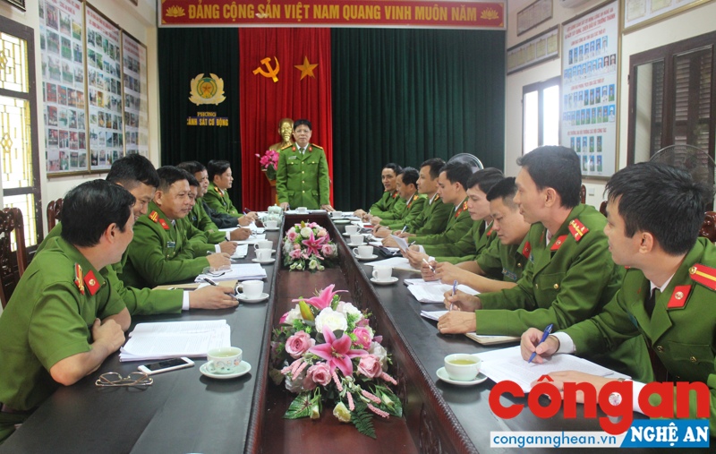 Lãnh đạo, chỉ huy Phòng CSCĐ họp bàn phương án đảm bảo ANTT dịp trước, trong và sau Tết Nguyên đán 2017