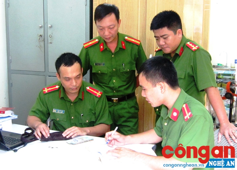 Đội Cảnh sát Điều tra tổng hợp Công an TX Hoàng Mai trao đổi, rút kinh nghiệm sau mỗi chuyên án được khám phá