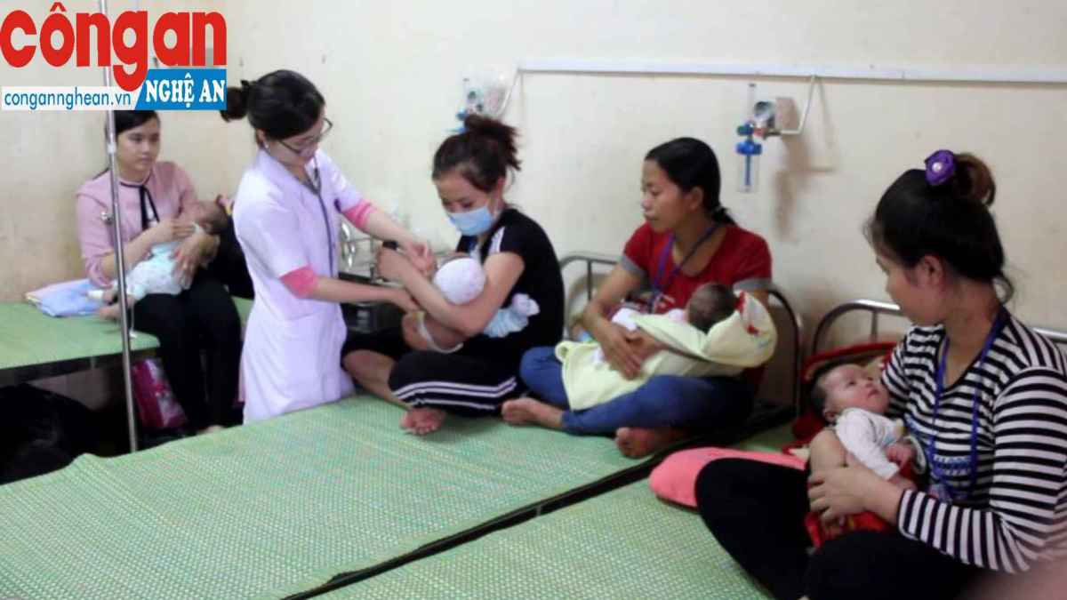Nghệ An: Thời tiết thất thường, trẻ nhập viện tăng đột biến