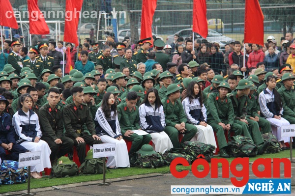 Nhiều thanh niên lên đường ngập ngũ