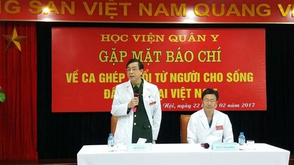 Thiếu tướng, GS. TS. Đỗ Quyết - Giám đốc Học viện Quân y 103  thông báo ca ghép phổi thành công