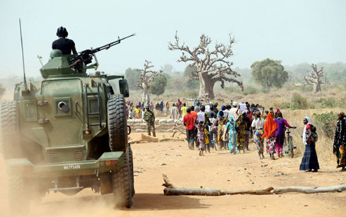 Hàng ngàn người chạy trốn phiến quân Hồi giáo Boko Haram truy sát