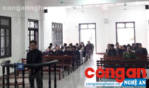 Tổ chức phiên tòa rút kinh nghiệm