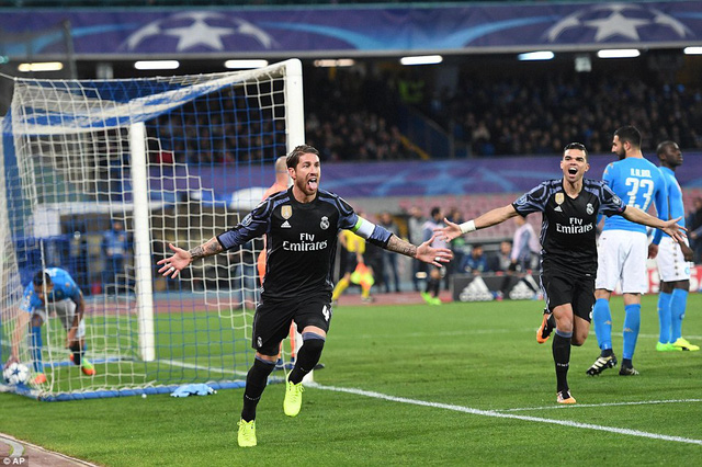 Nhưng Sergio Ramos đã dập tắt hy vọng của Napoli với 2 bàn thắng từ các pha không chiến dũng mãnh