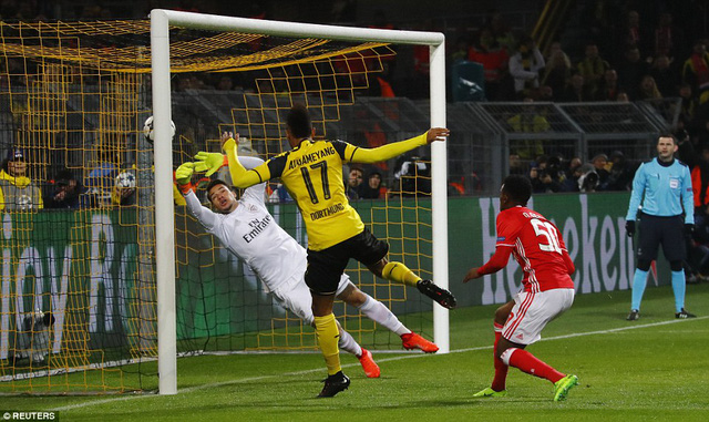 Aubameyang lập hat-trick, Dortmund thắng tưng bừng trước Benfica