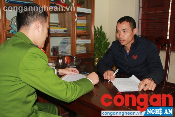 Xích mích nhỏ, dùng dao chém người