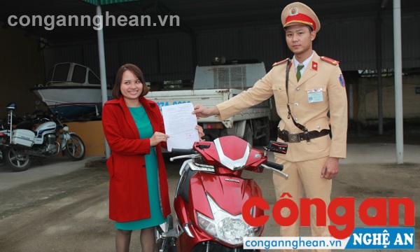 Trao trả xe cho người bị mất trộm