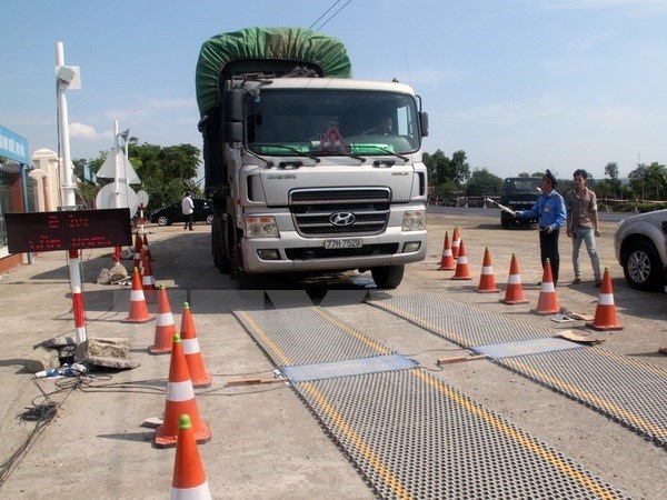 'Nạn' xe quá tải bùng phát trở lại