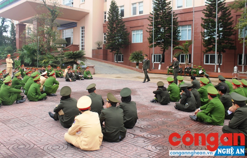 Khai mạc lớp tập huấn điều lệnh, quân sự, võ thuật
