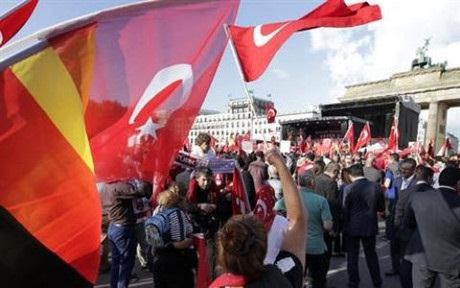 NATO, EU kêu gọi Thổ Nhĩ Kỳ, Đức, Hà Lan bình tĩnh