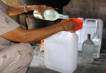 Siết chặt quản lý rượu