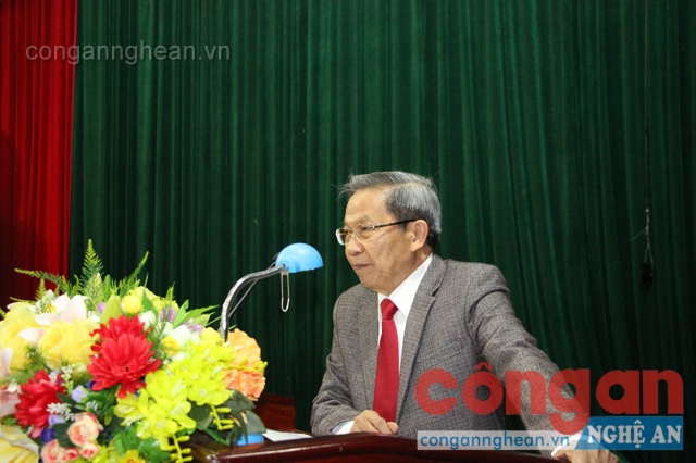 Nghe thời sự chuyên đề
